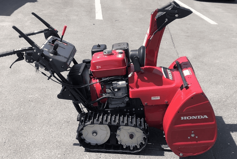 エレメントが劣化した除雪機